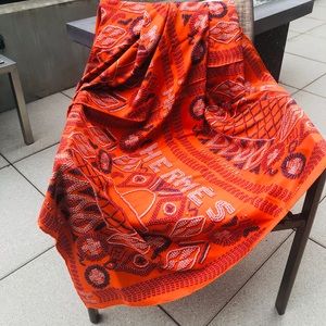 Hermes Kelly en Parles Orange Silk Scarf